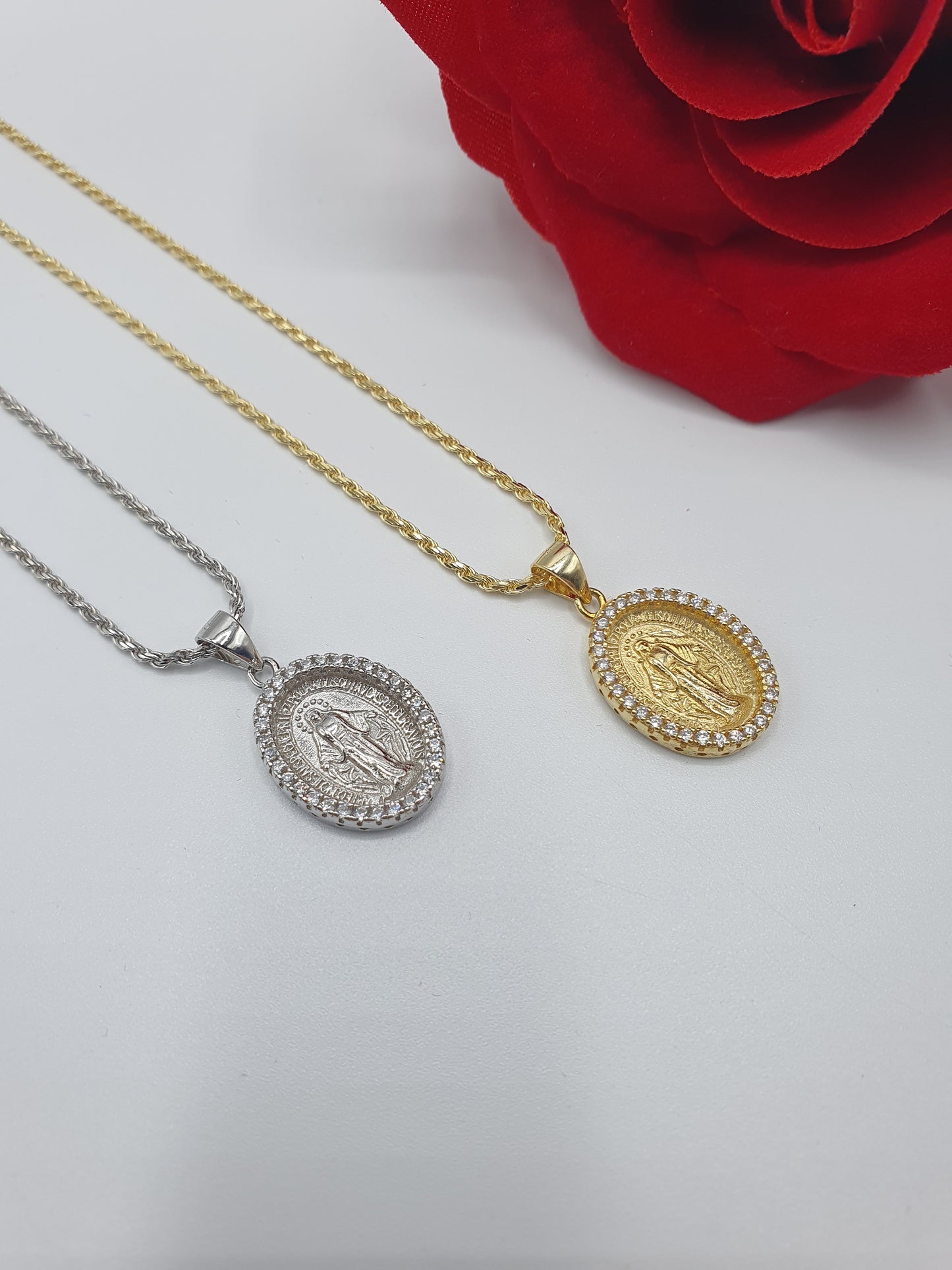 Collana Madonnina Zirconata Grande