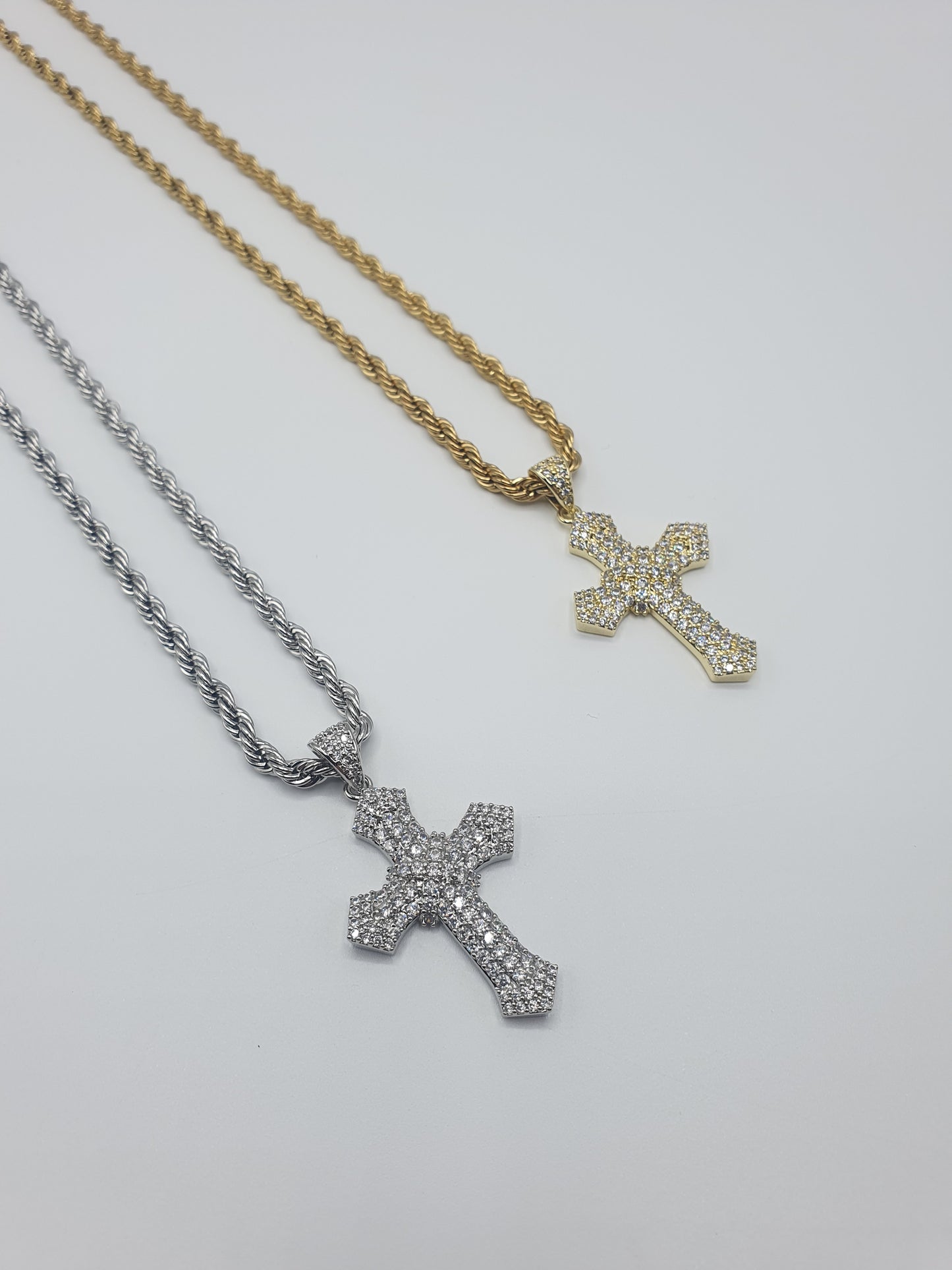 Collana Croce Zirconi